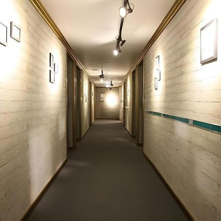 Myeongdong Mom House Hotel Seoul Bagian luar foto