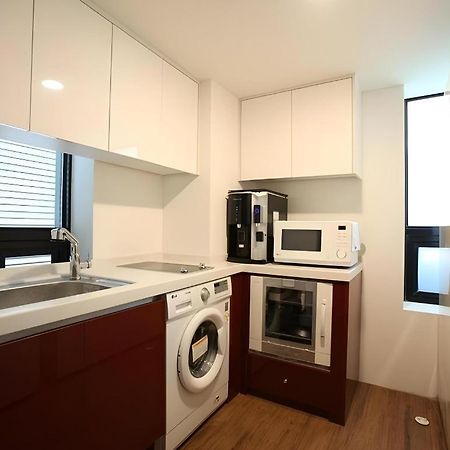 Myeongdong Mom House Hotel Seoul Bagian luar foto