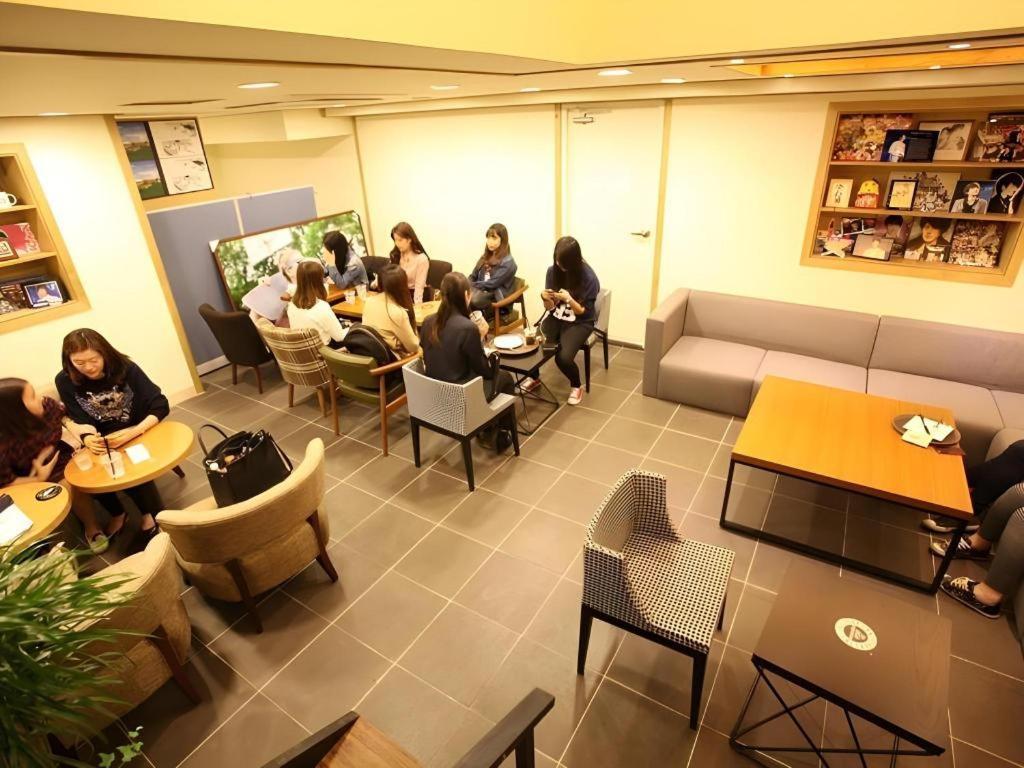Myeongdong Mom House Hotel Seoul Bagian luar foto