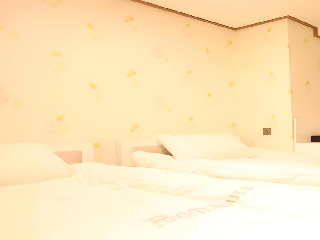 Myeongdong Mom House Hotel Seoul Bagian luar foto