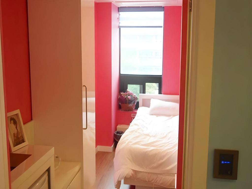 Myeongdong Mom House Hotel Seoul Bagian luar foto