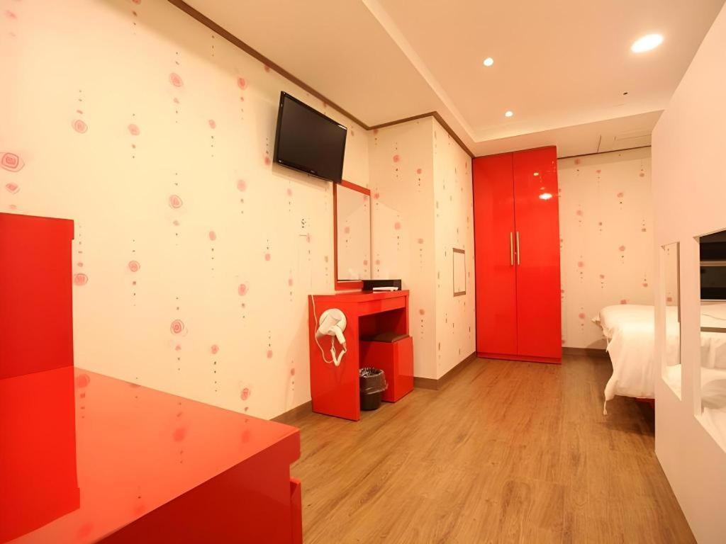 Myeongdong Mom House Hotel Seoul Bagian luar foto
