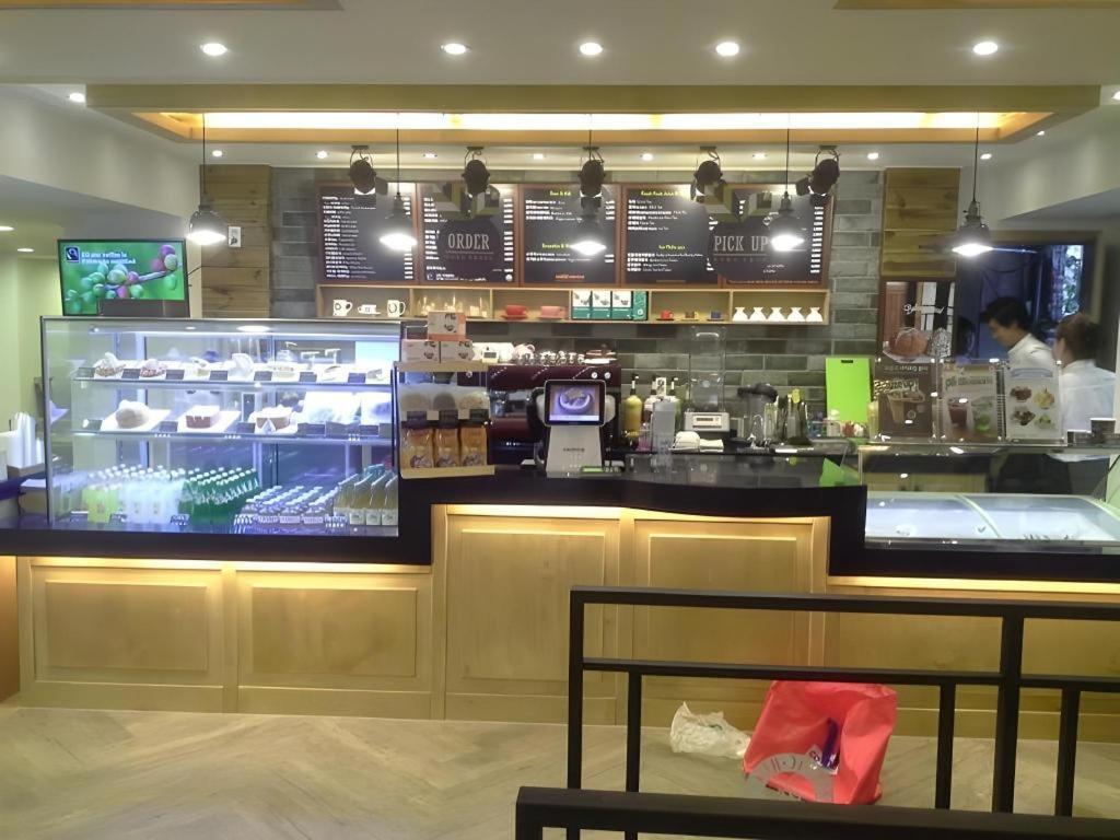 Myeongdong Mom House Hotel Seoul Bagian luar foto