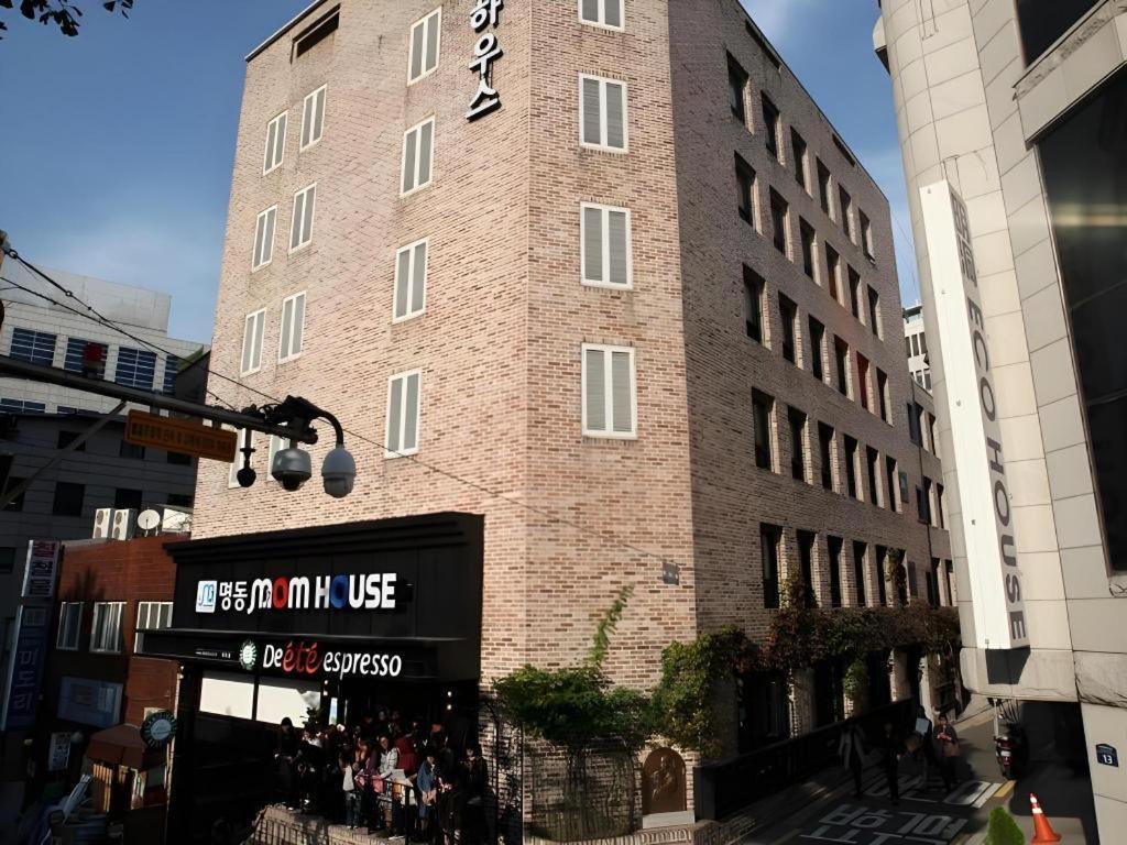 Myeongdong Mom House Hotel Seoul Bagian luar foto